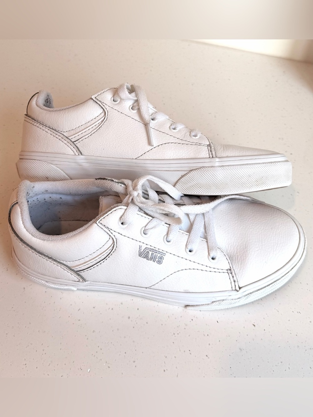 Vans Seldan Tumble White Leather Skate Sneakers - US Youth 3